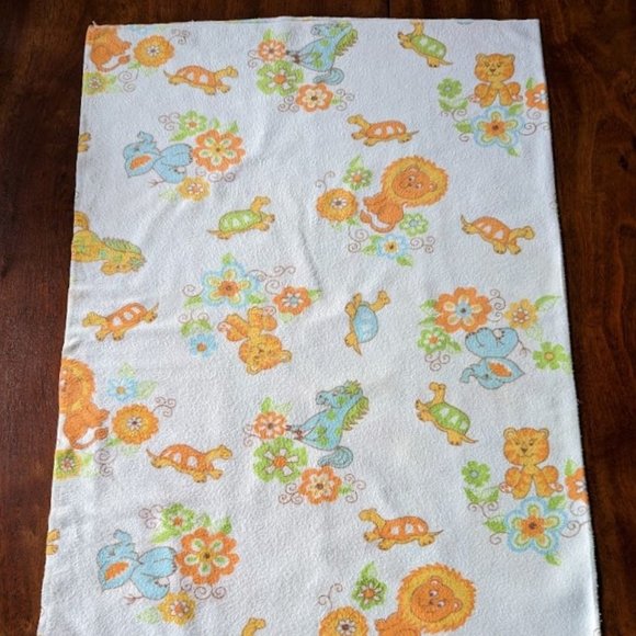 Vintage Flannel Receiving Blanket - Lions, Turtles and Tigers - c mid-1970s - Picture 1 of 2